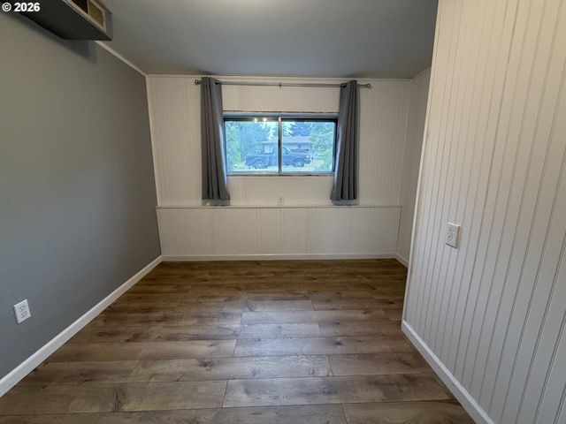 11530 Sw TIGARD Dr, Portland, OR 97223