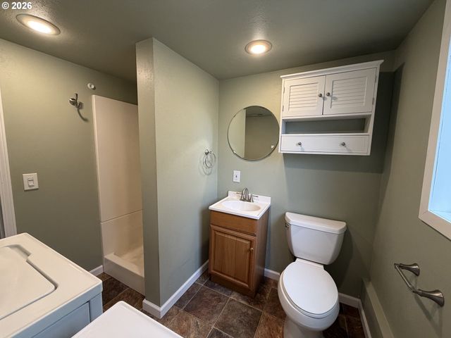 11530 Sw TIGARD Dr, Portland, OR 97223