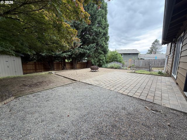 11530 Sw TIGARD Dr, Portland, OR 97223