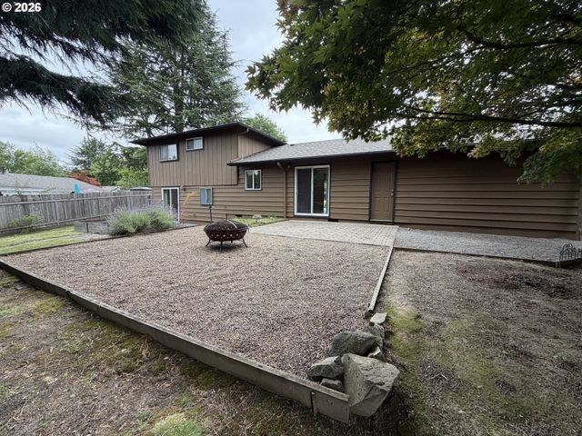 11530 Sw TIGARD Dr, Portland, OR 97223