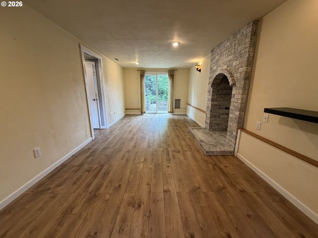 11530 Sw TIGARD Dr, Portland, OR 97223