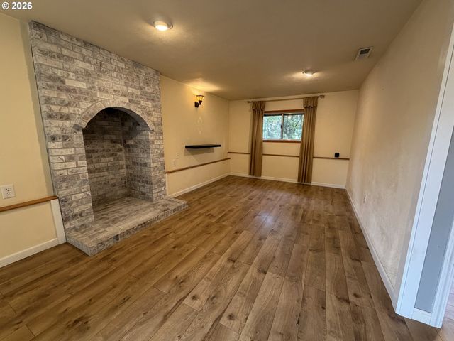 11530 Sw TIGARD Dr, Portland, OR 97223