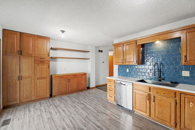 212 Tjaden St, Kechi, KS 67067