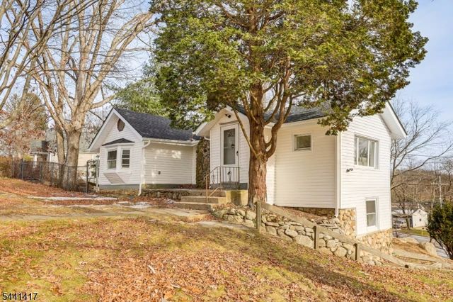 10 Ridge Rd, Stanhope Boro, NJ 07874