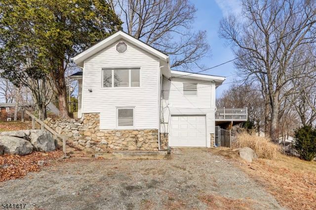 10 Ridge Rd, Stanhope Boro, NJ 07874