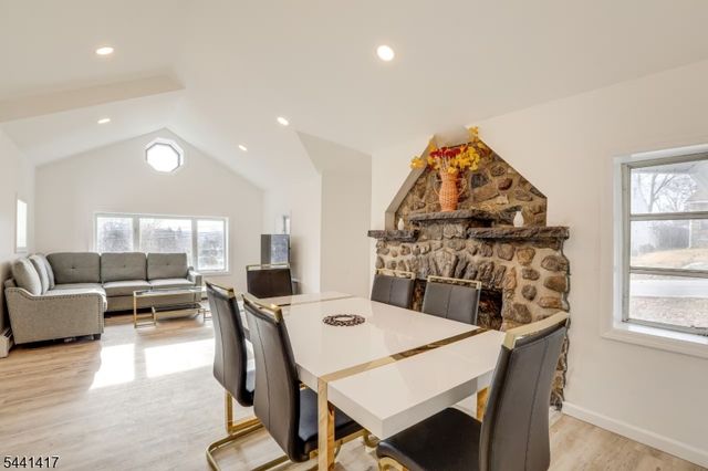 10 Ridge Rd, Stanhope Boro, NJ 07874