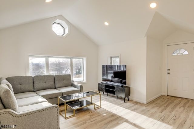 10 Ridge Rd, Stanhope Boro, NJ 07874