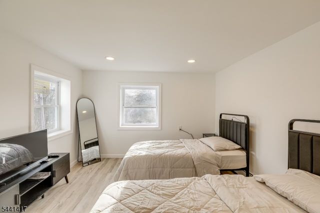 10 Ridge Rd, Stanhope Boro, NJ 07874