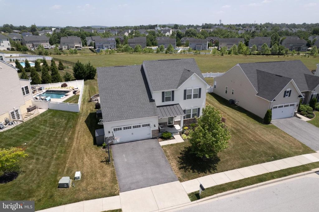 810 AMHERST LN, Westminster, MD 21158