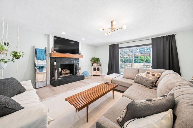 8231 Snowhill Court, Westerville, OH 43081
