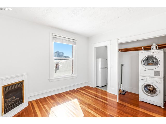 1631 Nw EVERETT St 202, Portland, OR 97209