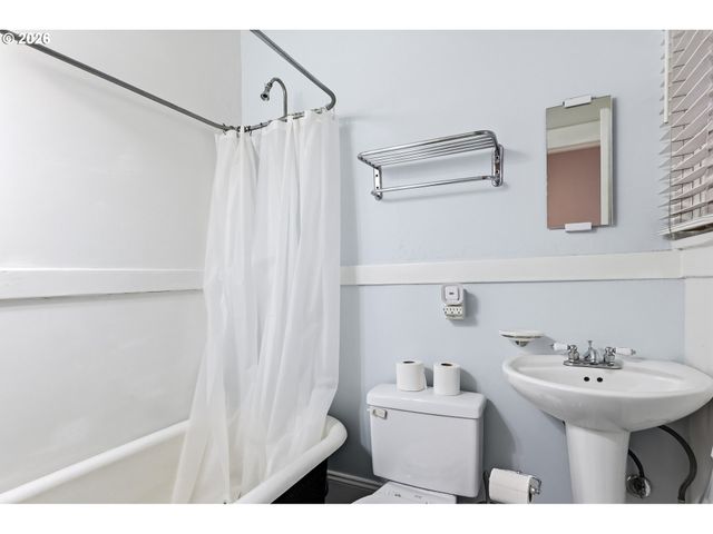 1631 Nw EVERETT St 202, Portland, OR 97209