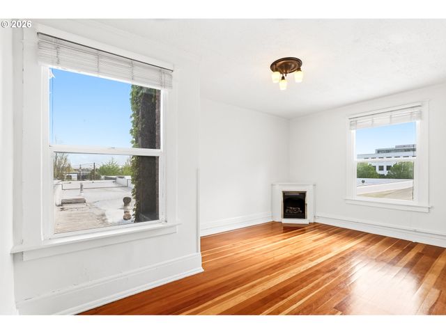 1631 Nw EVERETT St 202, Portland, OR 97209