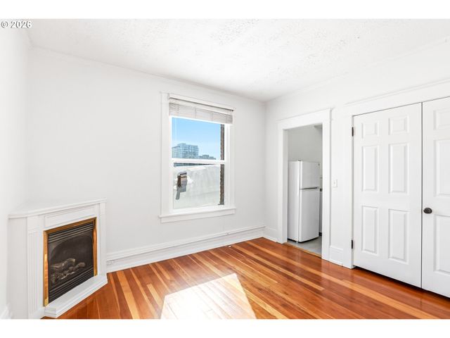 1631 Nw EVERETT St 202, Portland, OR 97209