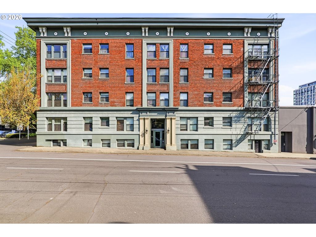 1631 Nw EVERETT St 202, Portland, OR 97209