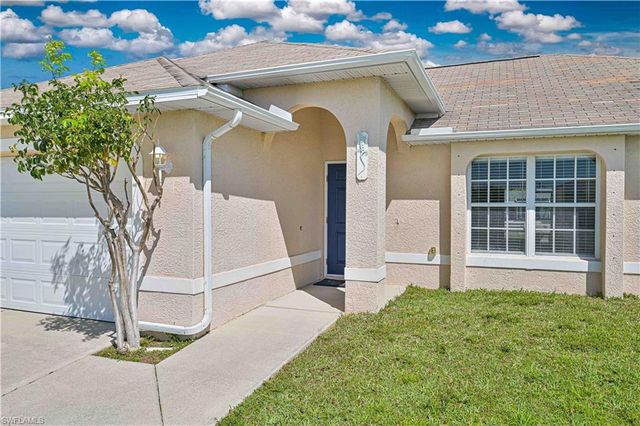 1213 SW 15th TER, Cape Coral, FL 33991