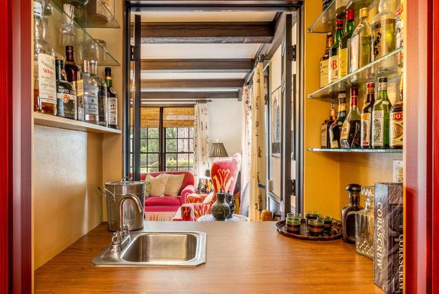 225 W Nokomis COURT, Milwaukee, WI 53217