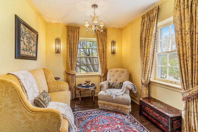 225 W Nokomis COURT, Milwaukee, WI 53217