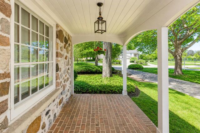 225 W Nokomis COURT, Milwaukee, WI 53217