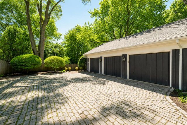 225 W Nokomis COURT, Milwaukee, WI 53217