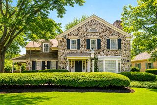 225 W Nokomis COURT, Milwaukee, WI 53217