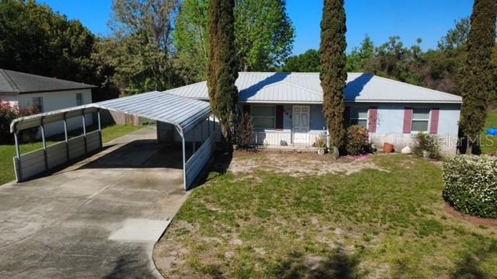 Image 1 of property listing at 443 WINNERS CIRCLE, Lady Lake, FL 32159