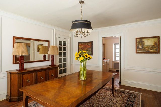 6710 LINCOLN DR, Philadelphia, PA 19119