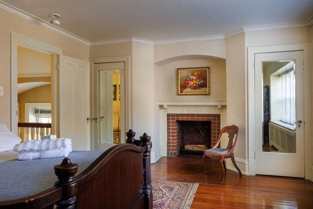 6710 LINCOLN DR, Philadelphia, PA 19119