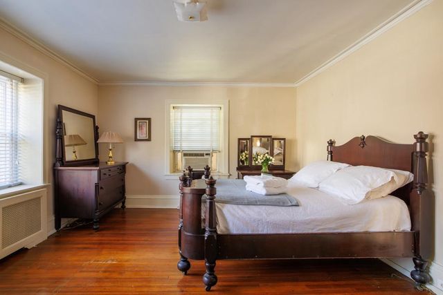 6710 LINCOLN DR, Philadelphia, PA 19119