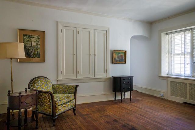 6710 LINCOLN DR, Philadelphia, PA 19119