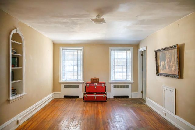 6710 LINCOLN DR, Philadelphia, PA 19119