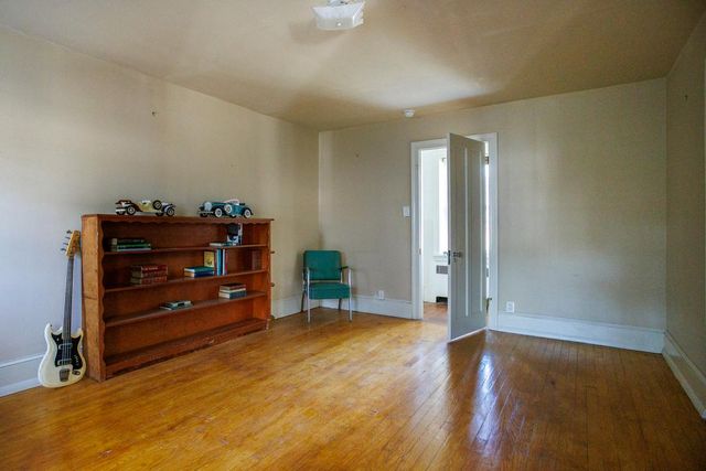 6710 LINCOLN DR, Philadelphia, PA 19119