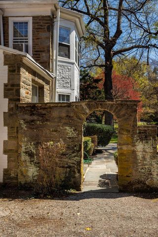 6710 LINCOLN DR, Philadelphia, PA 19119