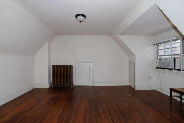 6710 LINCOLN DR, Philadelphia, PA 19119