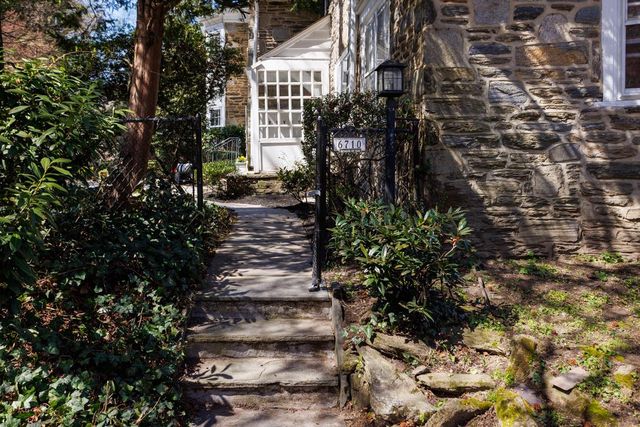 6710 LINCOLN DR, Philadelphia, PA 19119