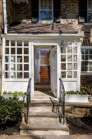 6710 LINCOLN DR, Philadelphia, PA 19119