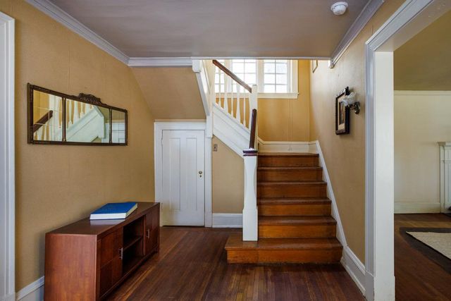 6710 LINCOLN DR, Philadelphia, PA 19119