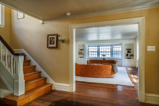 6710 LINCOLN DR, Philadelphia, PA 19119