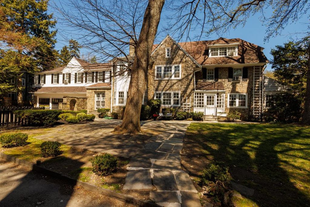 6710 LINCOLN DR, Philadelphia, PA 19119