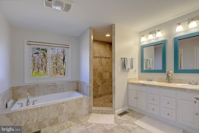 1 BUNKER, Grasonville, MD 21638