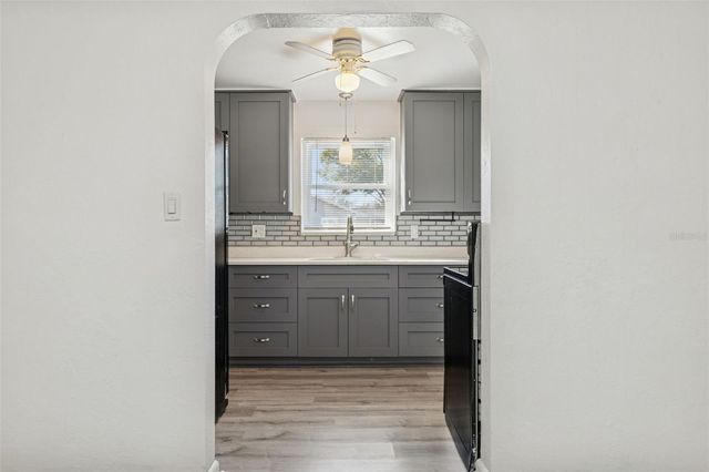 2900 49TH STREET N, St Petersburg, FL 33710