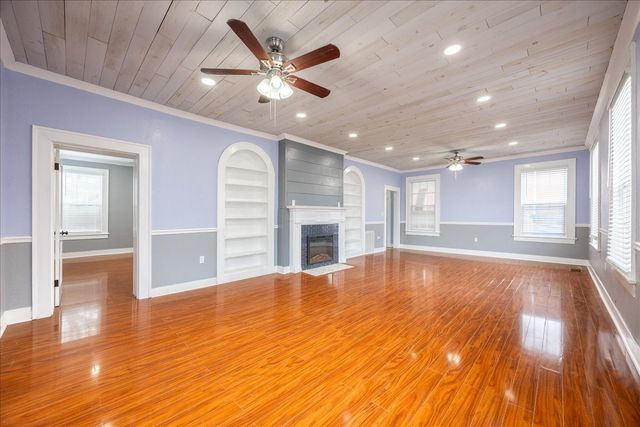 1301 W 2nd Avenue, Corsicana, TX 75110