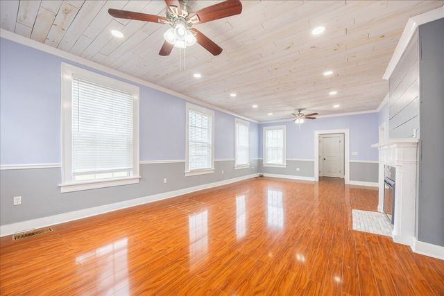 1301 W 2nd Avenue, Corsicana, TX 75110