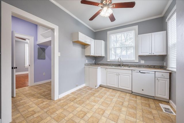 1301 W 2nd Avenue, Corsicana, TX 75110