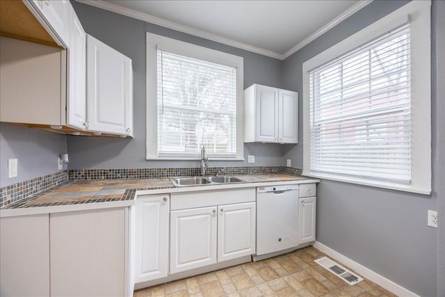 1301 W 2nd Avenue, Corsicana, TX 75110