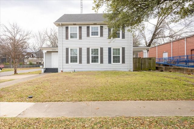 1301 W 2nd Avenue, Corsicana, TX 75110