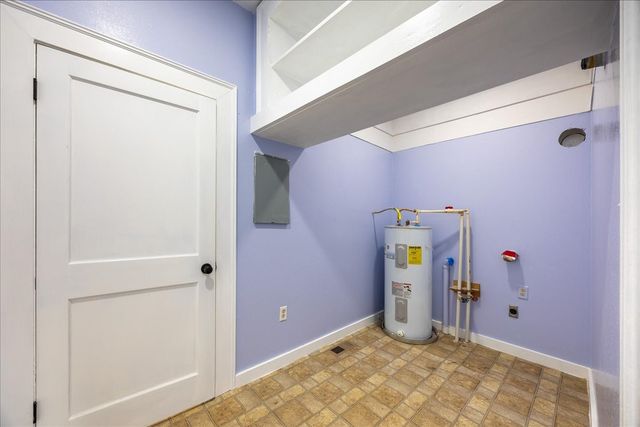 1301 W 2nd Avenue, Corsicana, TX 75110