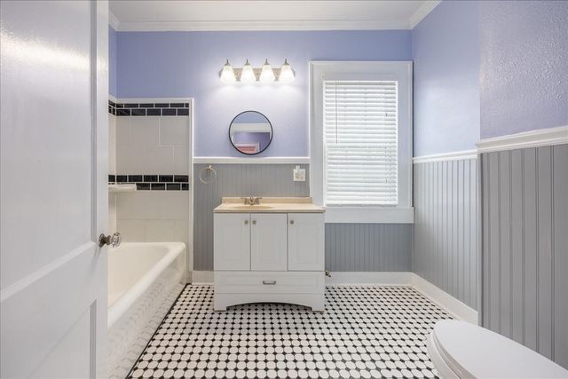 1301 W 2nd Avenue, Corsicana, TX 75110