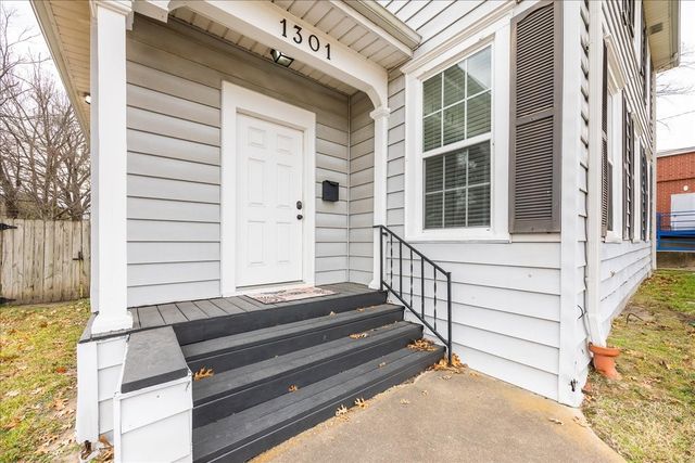 1301 W 2nd Avenue, Corsicana, TX 75110