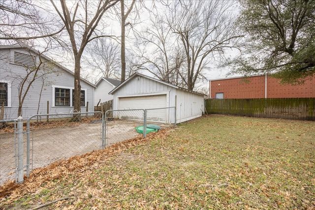 1301 W 2nd Avenue, Corsicana, TX 75110